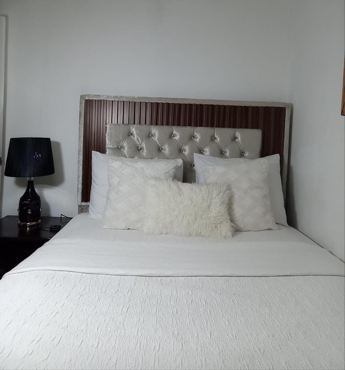 Apartamentos De 1 2 Y 3 Habitaciones 산티아고 데 로스 카바예로스 외부 사진