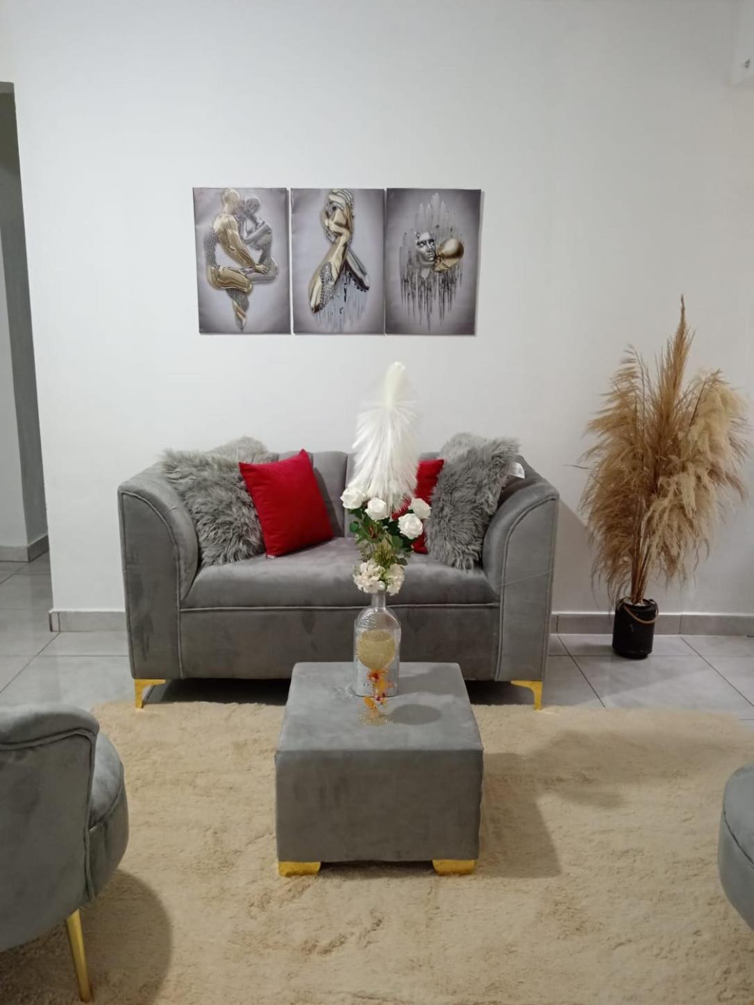 Apartamentos De 1 2 Y 3 Habitaciones 산티아고 데 로스 카바예로스 외부 사진