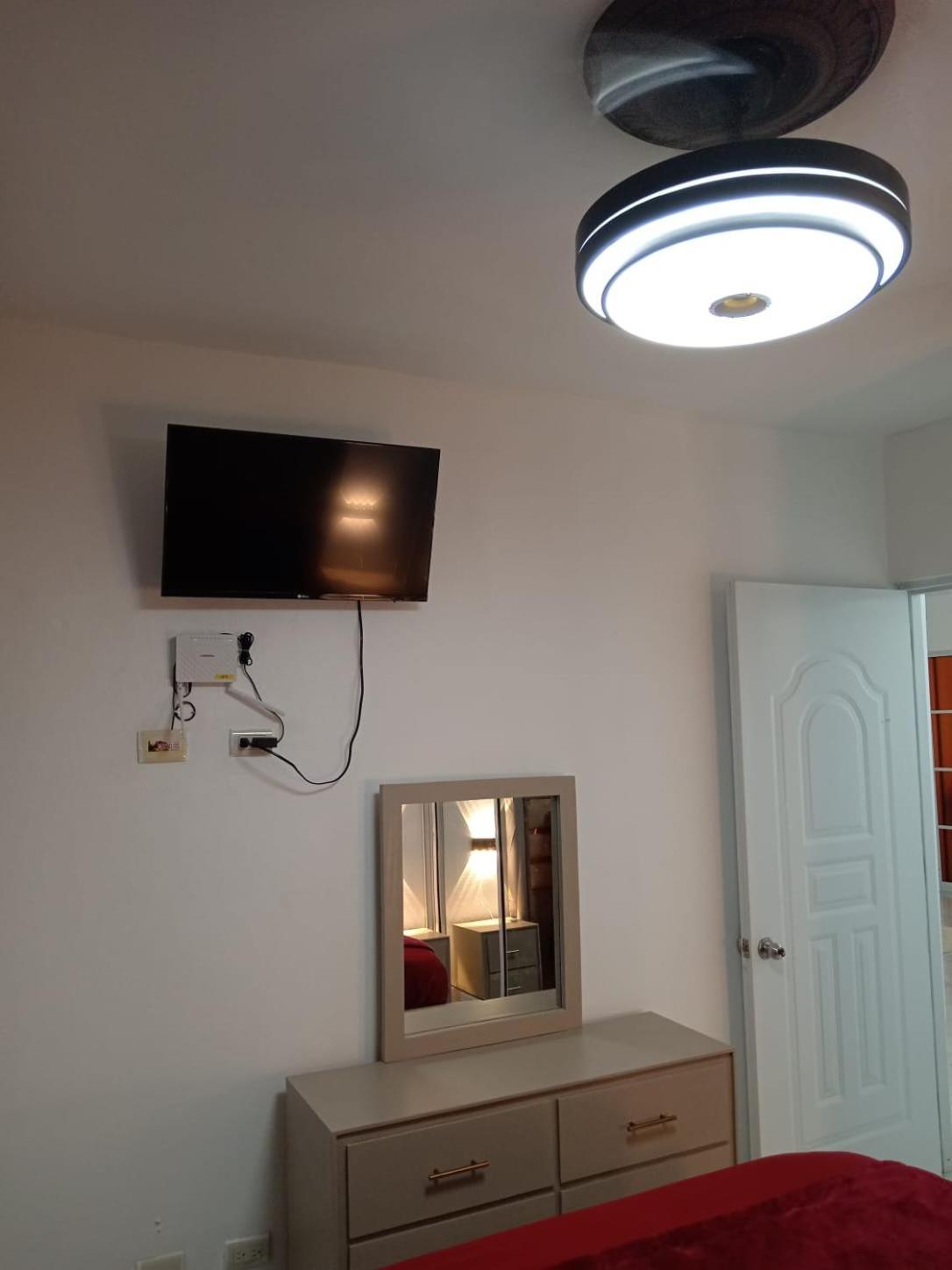 Apartamentos De 1 2 Y 3 Habitaciones 산티아고 데 로스 카바예로스 외부 사진