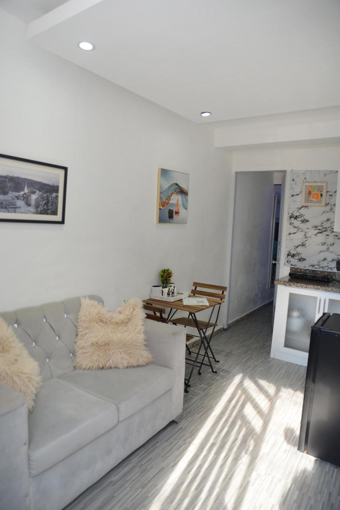 Apartamentos De 1 2 Y 3 Habitaciones 산티아고 데 로스 카바예로스 외부 사진